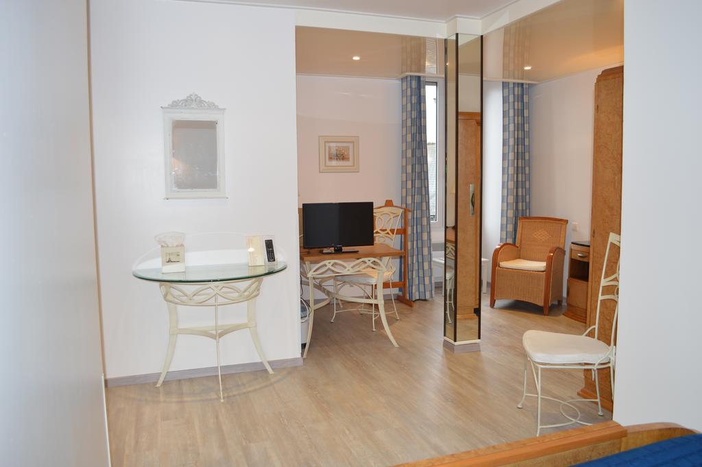 Logis Le Bretagne Hotel Sille-le-Guillaume Exterior photo